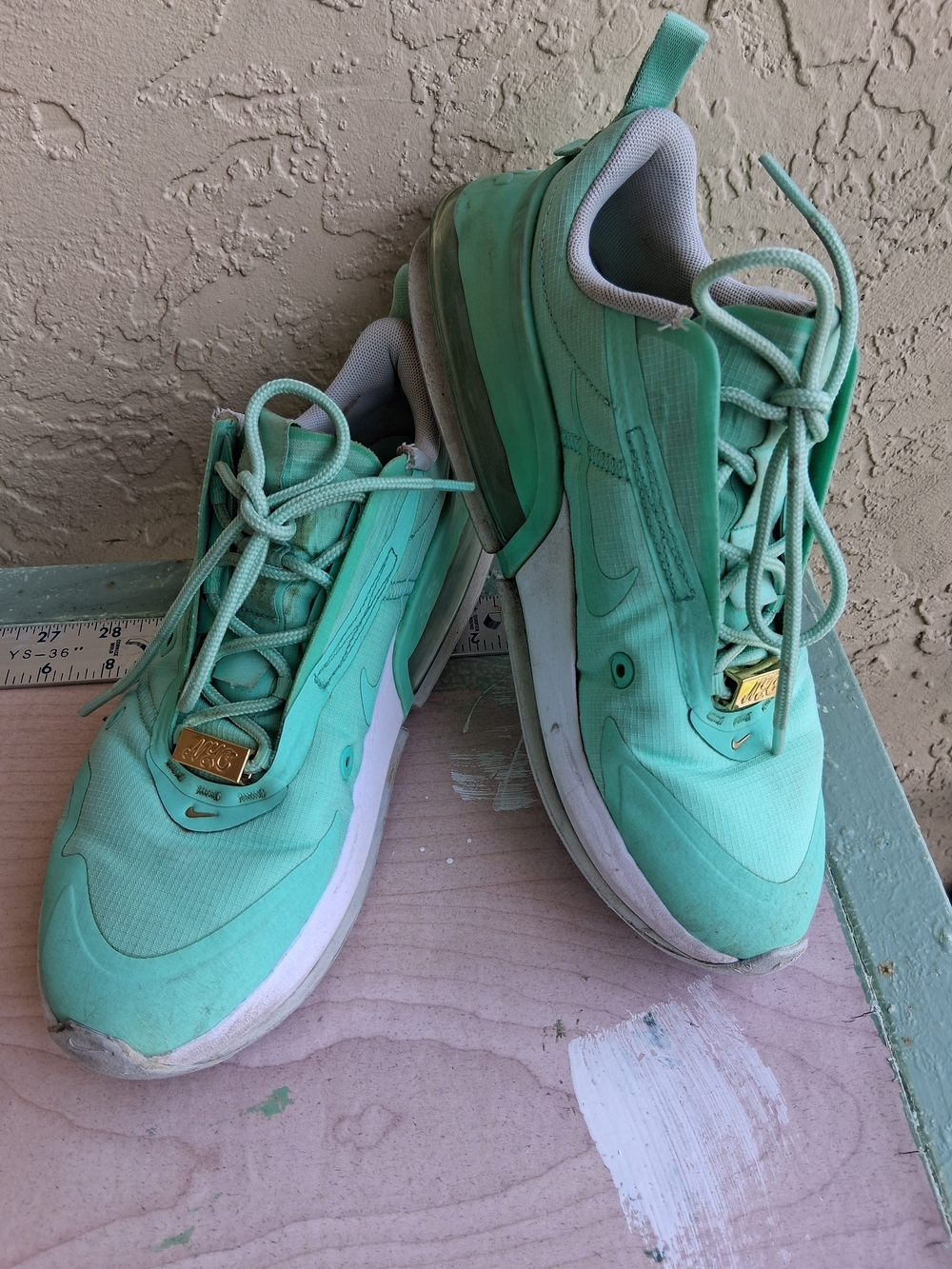 Nike Women’s Mint Green Low-Top Athletic Sneakers